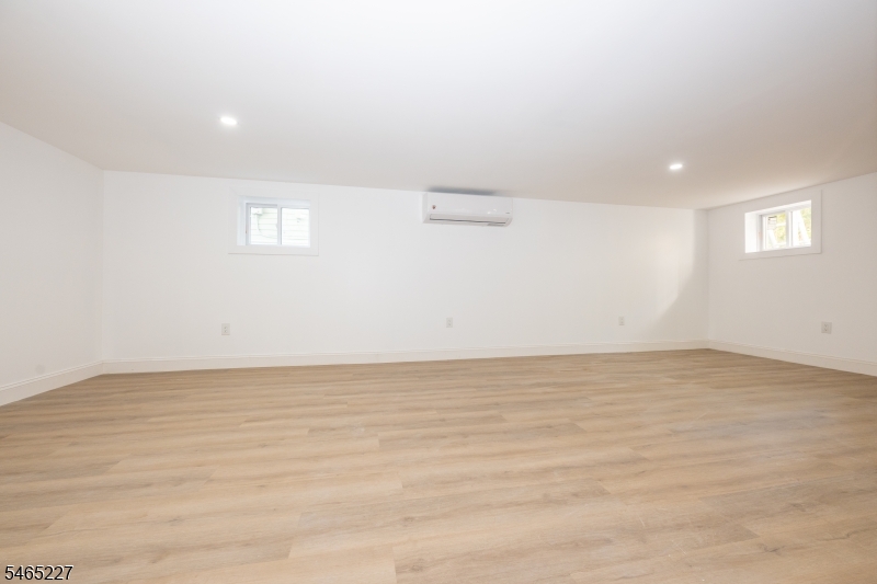 18 Meeker St Property Photo 38