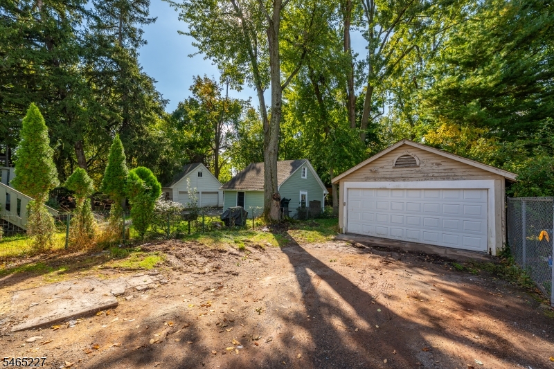 18 Meeker St Property Photo 39