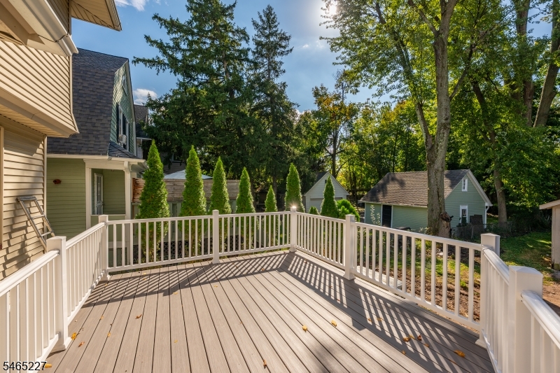 18 Meeker St Property Photo 40
