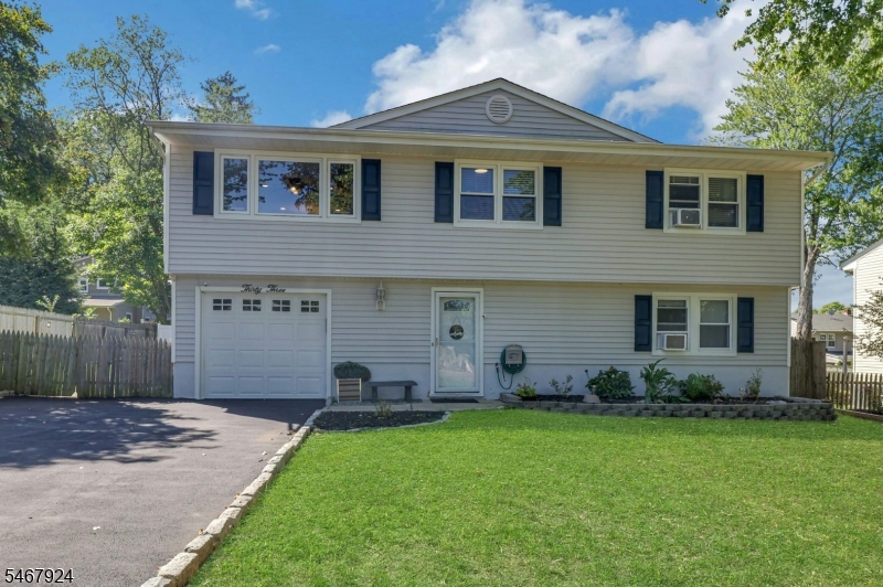 33 Van Buren Ave Property Photo 1