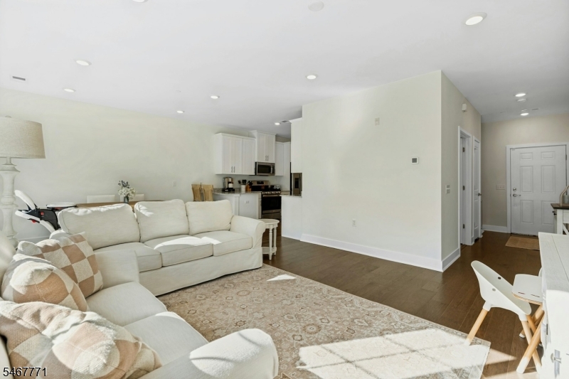 53 Veterans Way Property Photo 6