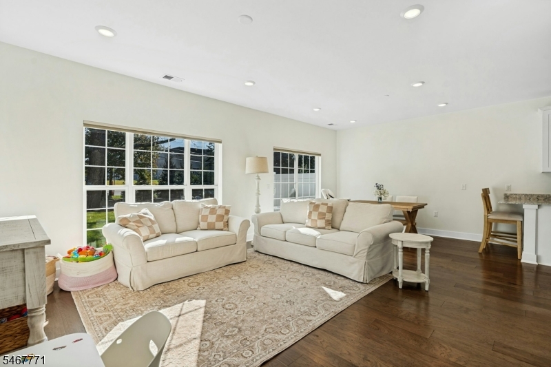 53 Veterans Way Property Photo 8