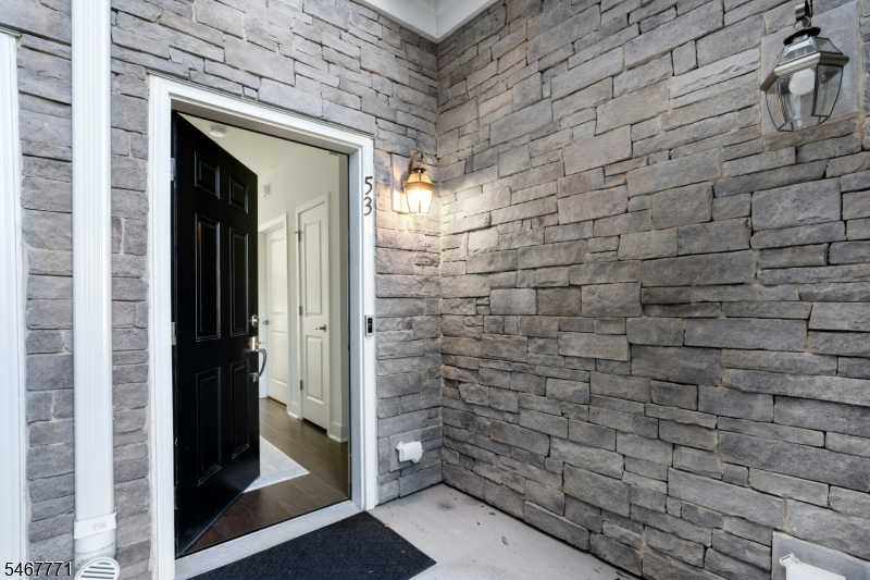 53 Veterans Way Property Photo 16