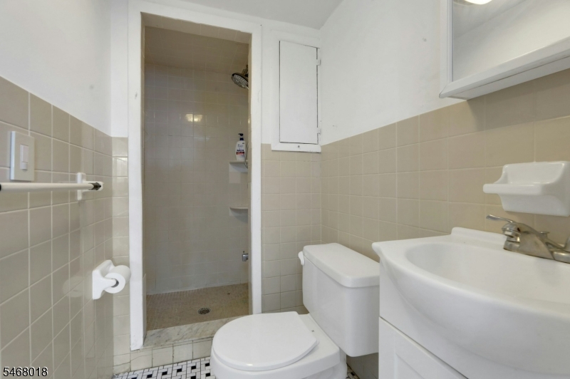 198 Scharer Ave Property Photo 32