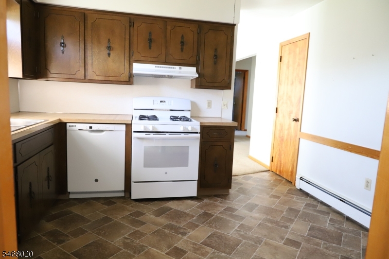 452 Ann St Property Photo 8