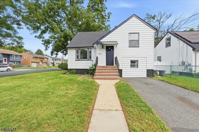 1781 Park St Property Photo 1