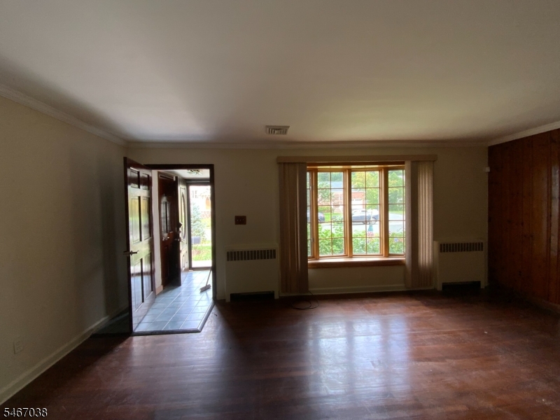 89 Hawthorne Ave Property Photo 2