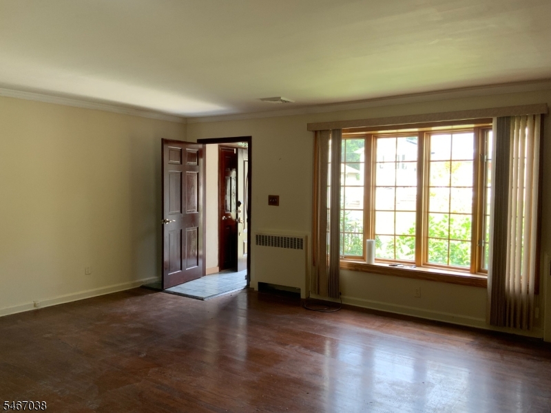 89 Hawthorne Ave Property Photo 5