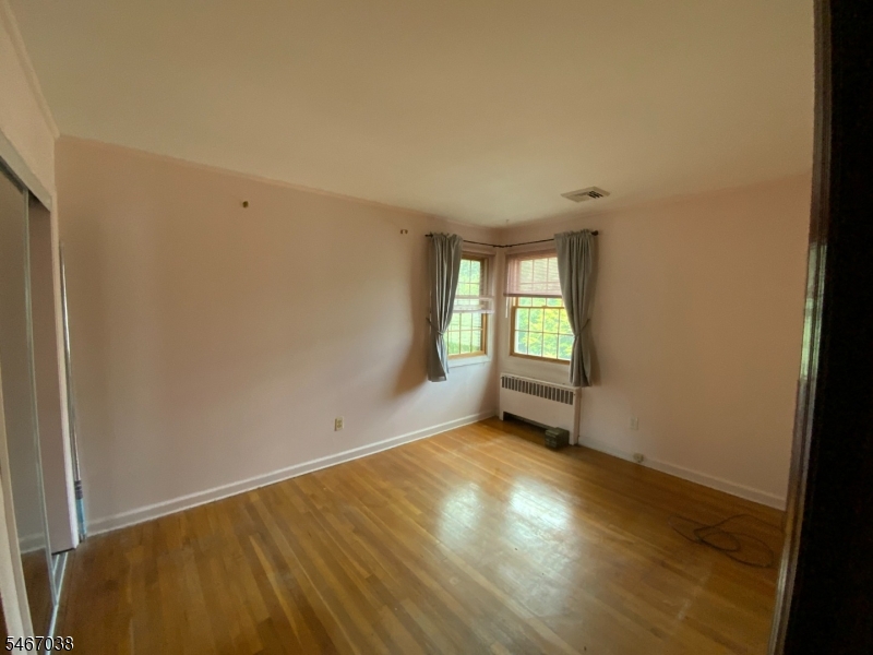 89 Hawthorne Ave Property Photo 9