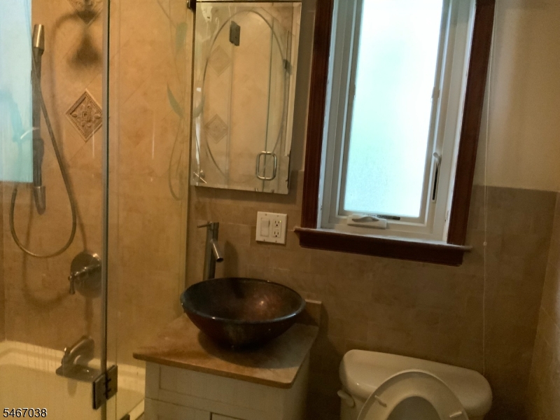 89 Hawthorne Ave Property Photo 11