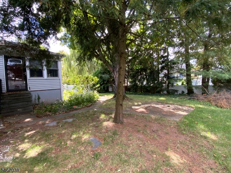 89 Hawthorne Ave Property Photo 16