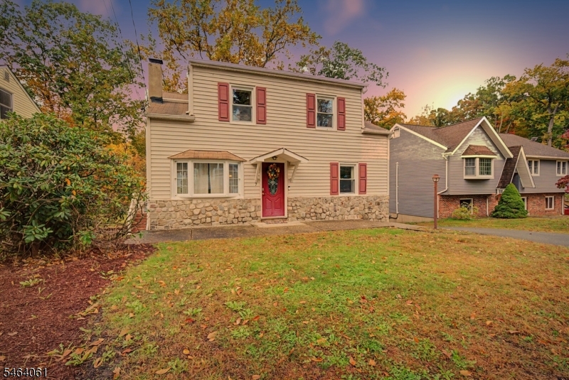 7 Redwood Ln Property Photo 1