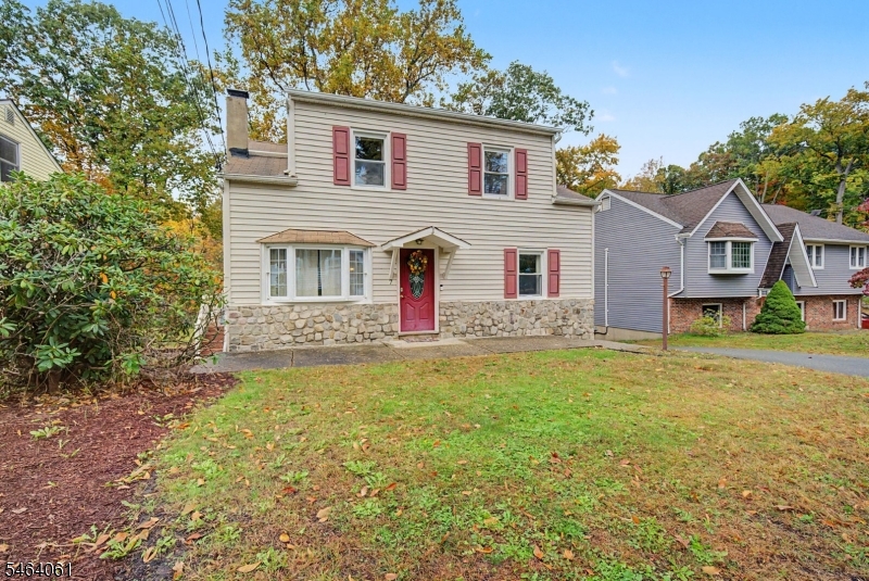 7 Redwood Ln Property Photo 2