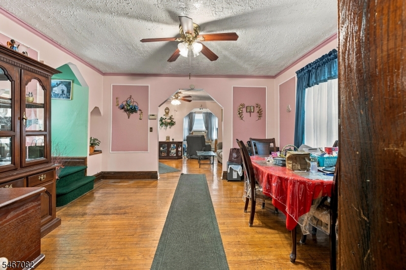 145 Ivy St Property Photo 8