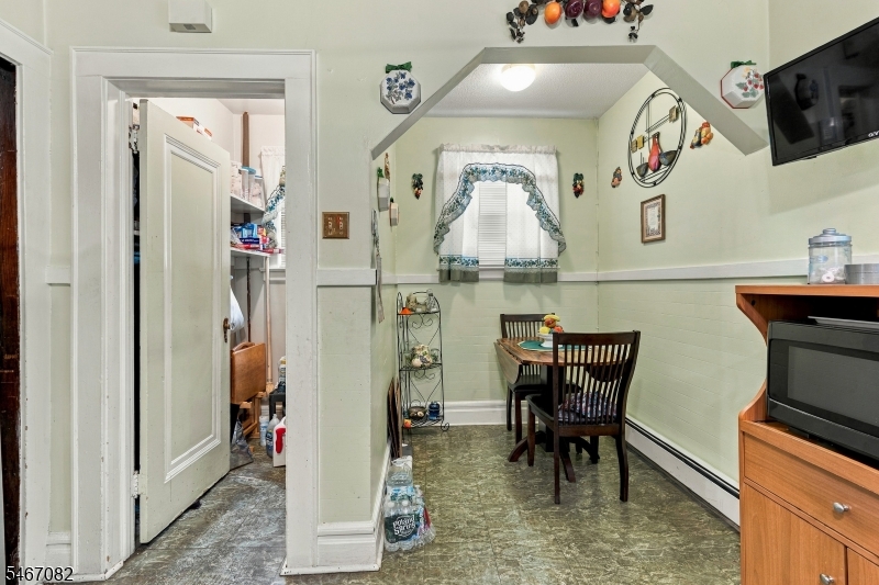 145 Ivy St Property Photo 11