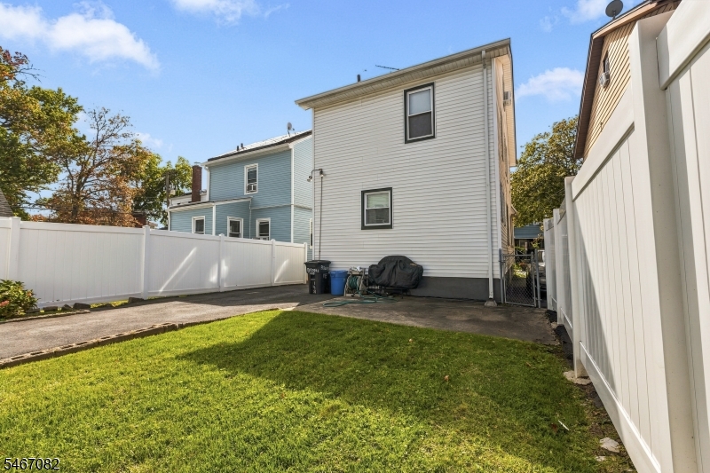 145 Ivy St Property Photo 25