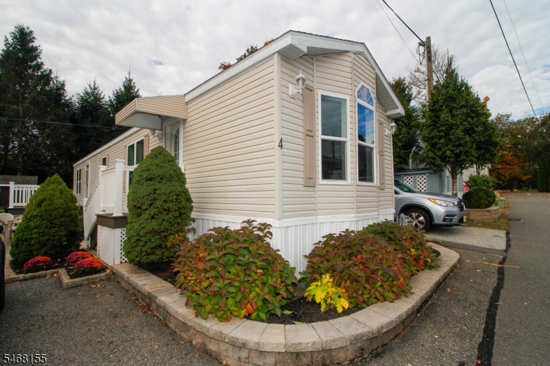 4 Makepeace Rd Property Photo 2
