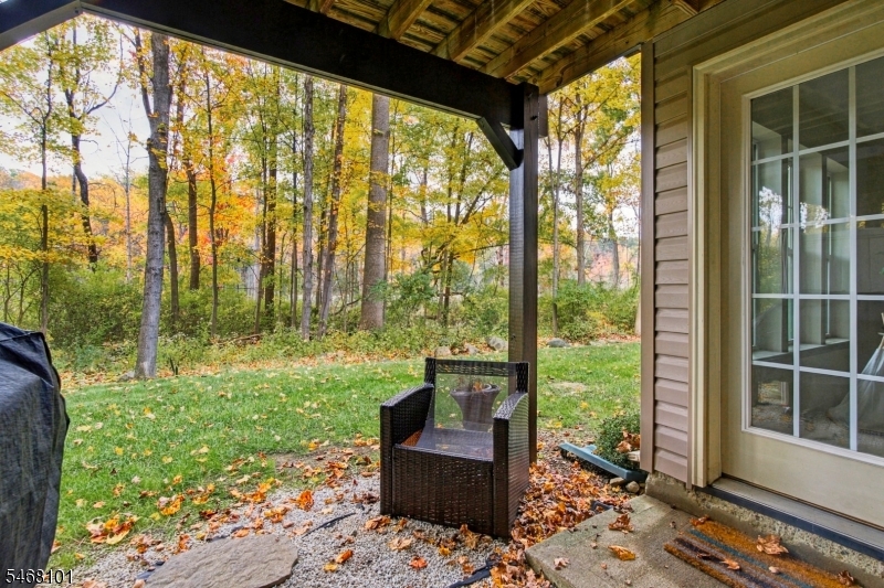 27 Village Ln Property Photo 32