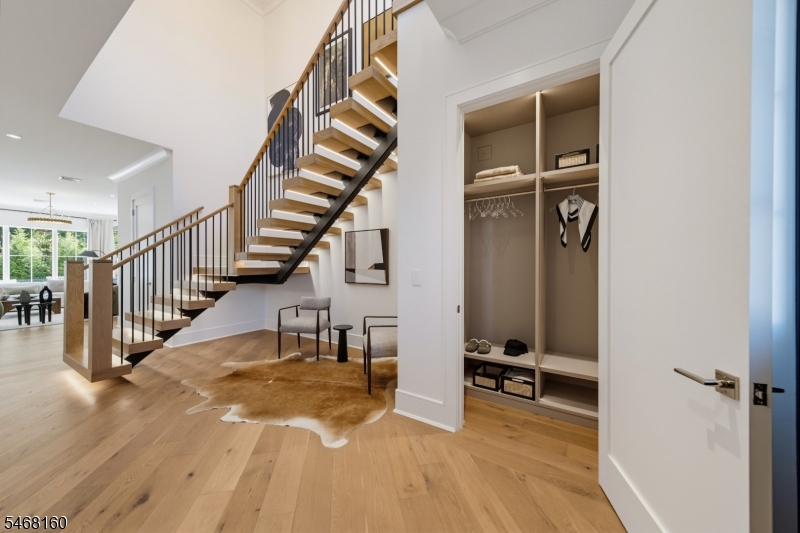 16 Paris Ave 1 Property Photo 3