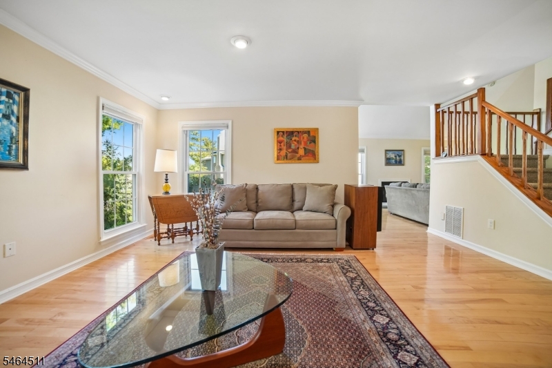 95 Giordano Dr Property Photo 3