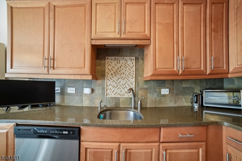 95 Giordano Dr Property Photo 7