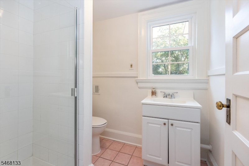 115 Forest Ave Property Photo 39
