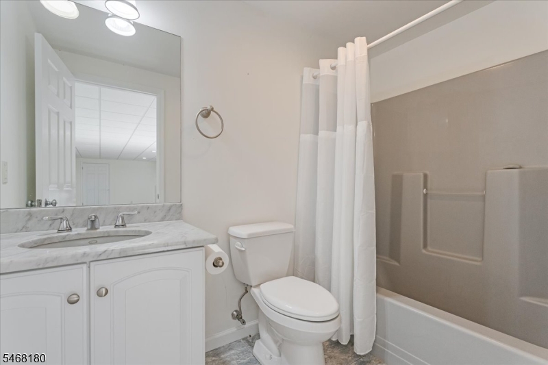 9 Dagmar Dale Dr Property Photo 28