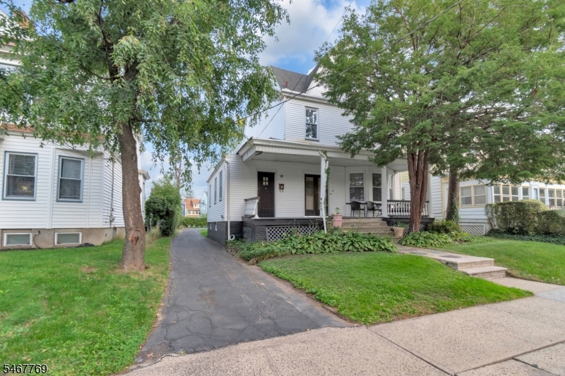 44 Oakland Terr Property Photo 1