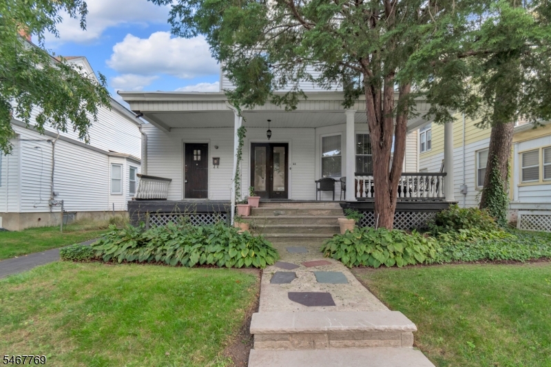 44 Oakland Terr Property Photo 2