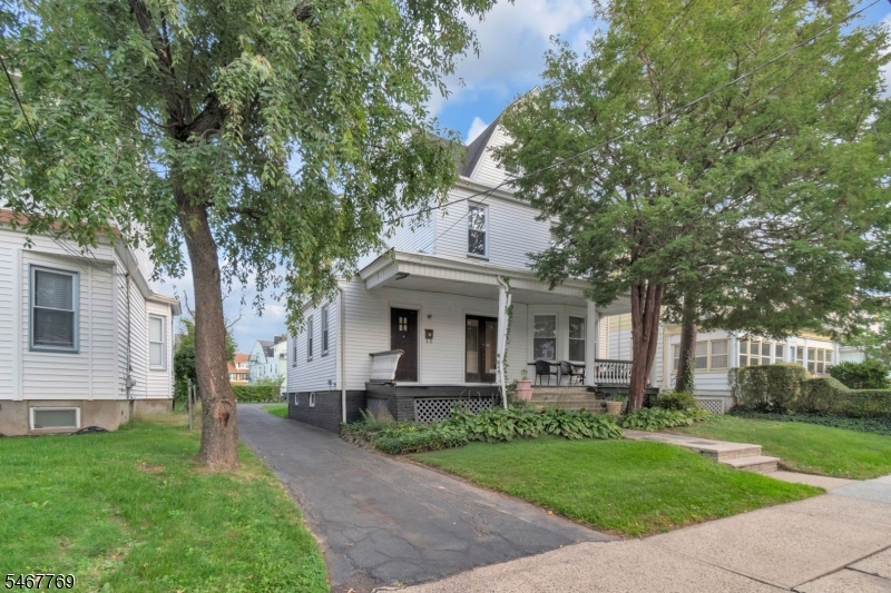 44 Oakland Terr Property Photo 3