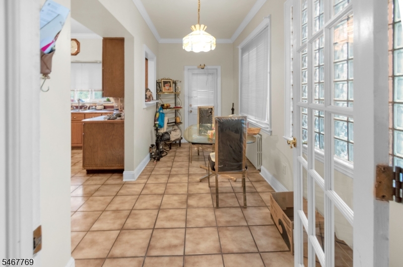 44 Oakland Terr Property Photo 8