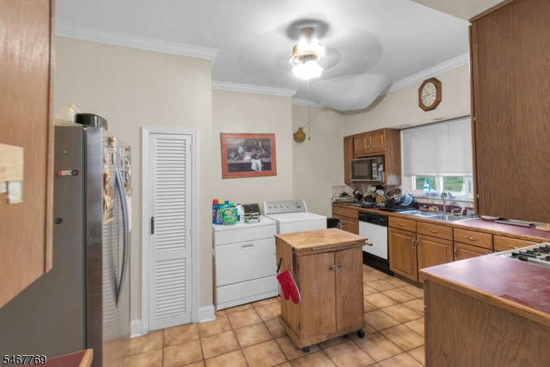 44 Oakland Terr Property Photo 9