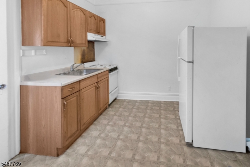 44 Oakland Terr Property Photo 17