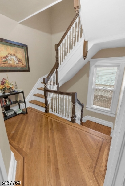 44 Oakland Terr Property Photo 25
