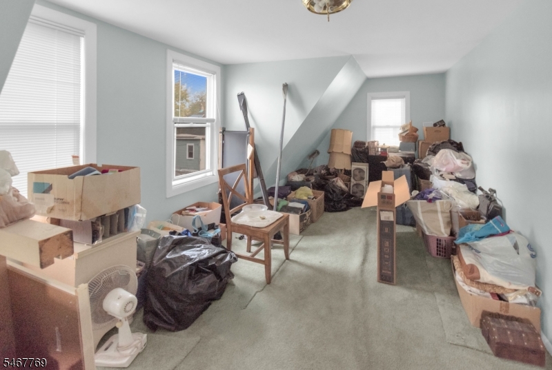 44 Oakland Terr Property Photo 29