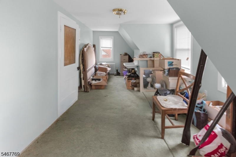44 Oakland Terr Property Photo 30