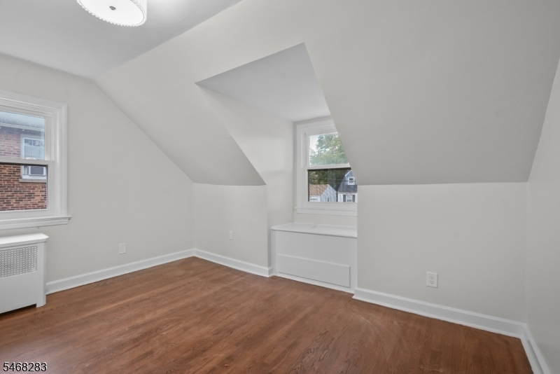 825 Bishop St Property Photo 25