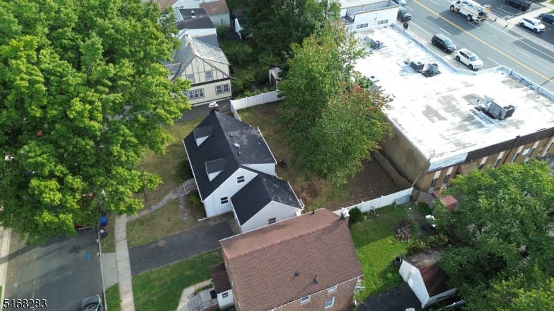 825 Bishop St Property Photo 41