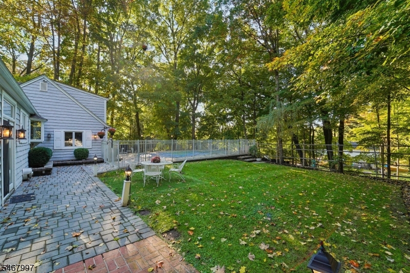 28 Parker Pl Property Photo 35