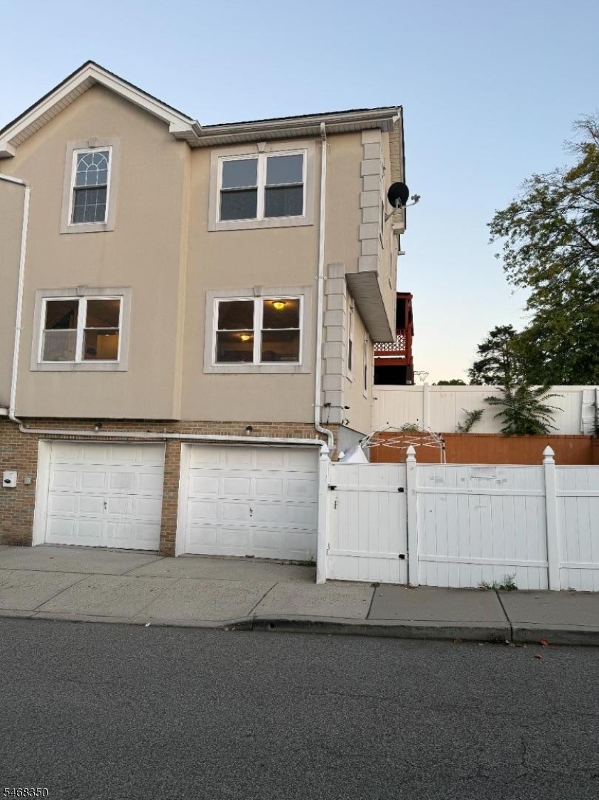 71 Hammond Ave Property Photo 1