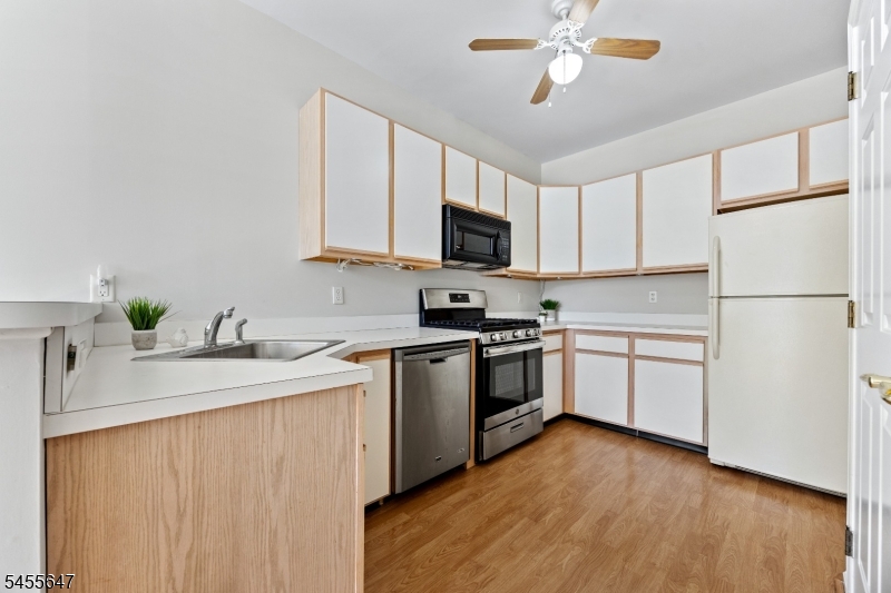 33 Gordon Cir Property Photo 4
