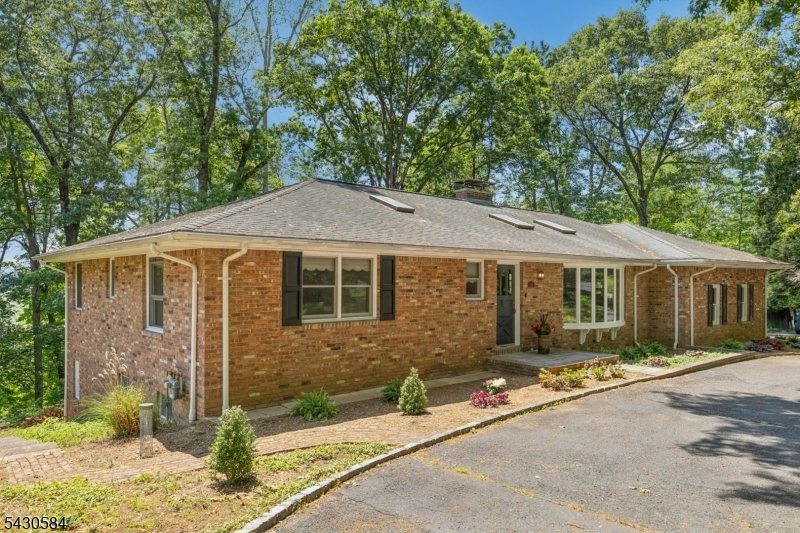 783 Long Hill Rd Property Photo 3