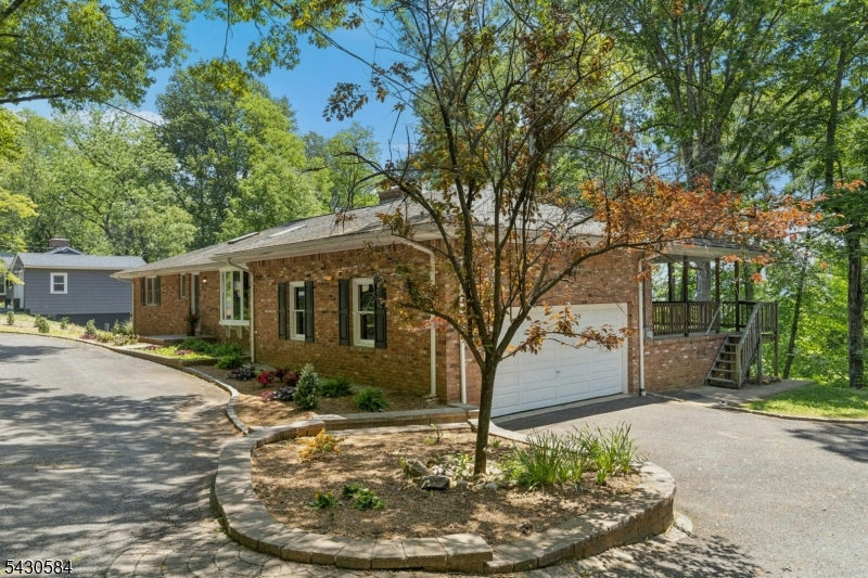 783 Long Hill Rd Property Photo 7