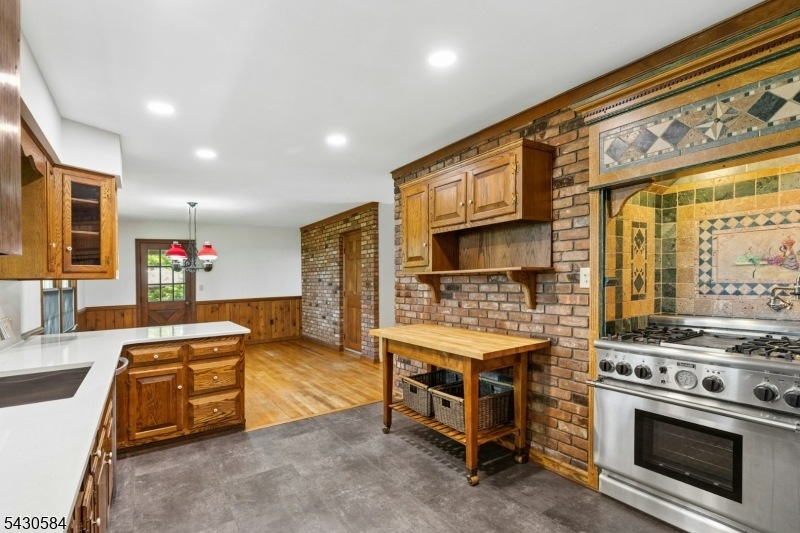 783 Long Hill Rd Property Photo 16