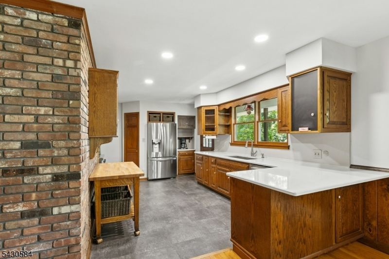 783 Long Hill Rd Property Photo 17