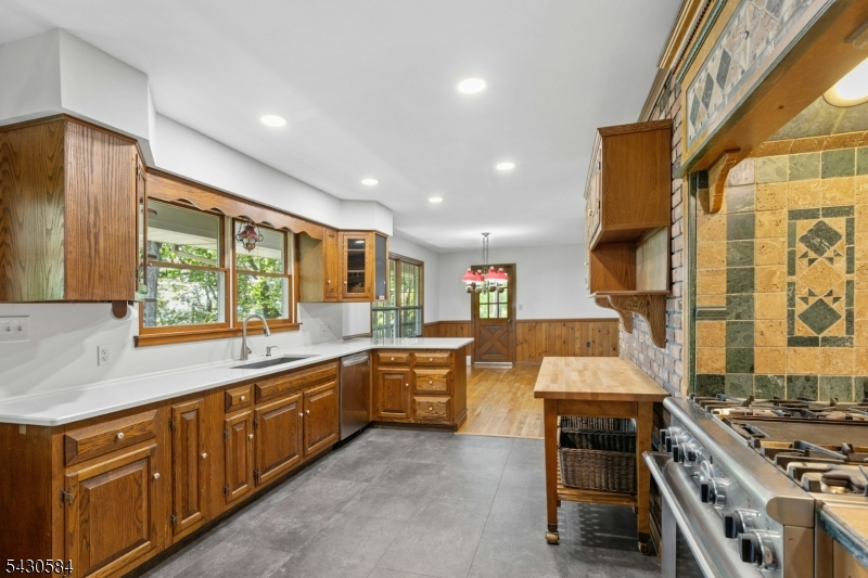 783 Long Hill Rd Property Photo 18