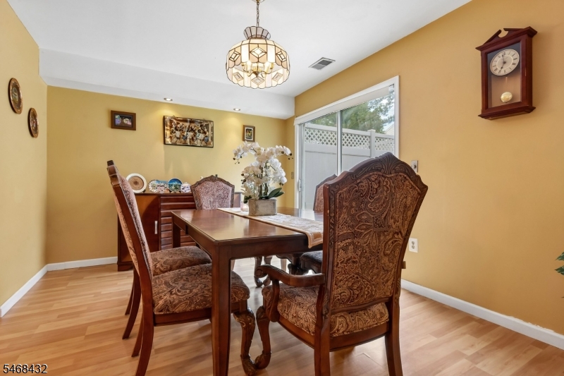 3 Letts Ct Property Photo 5