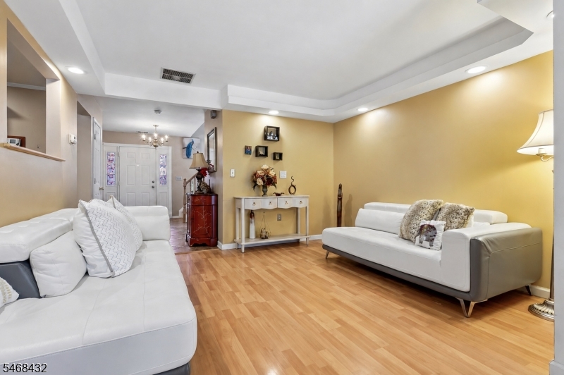3 Letts Ct Property Photo 7