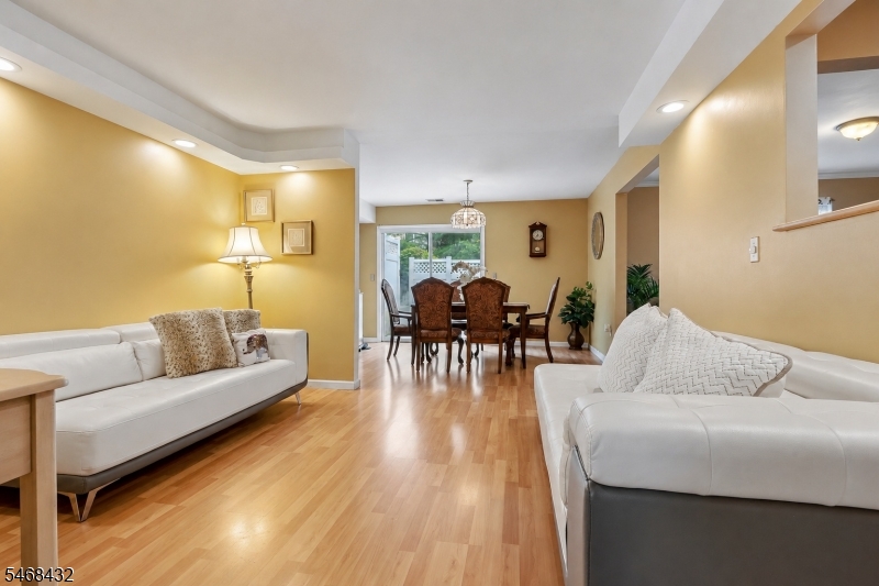 3 Letts Ct Property Photo 8