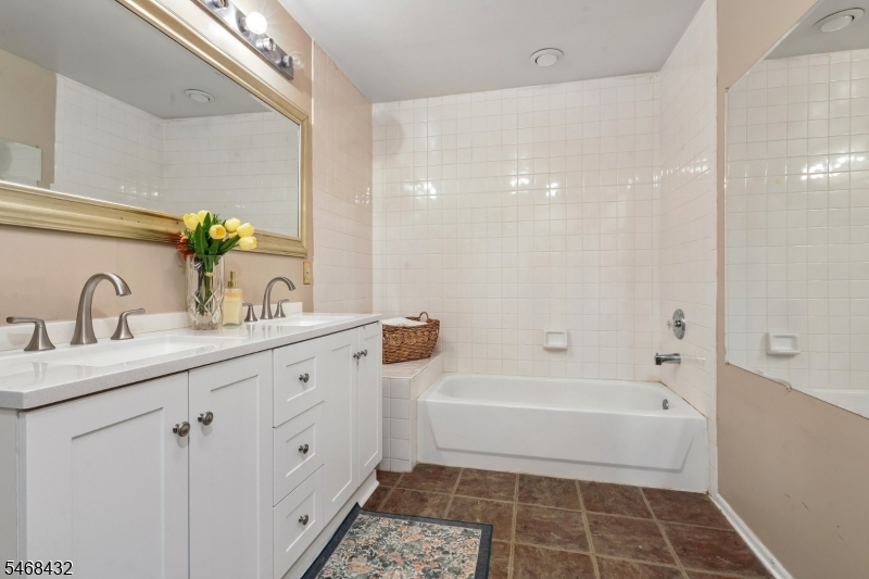 3 Letts Ct Property Photo 18